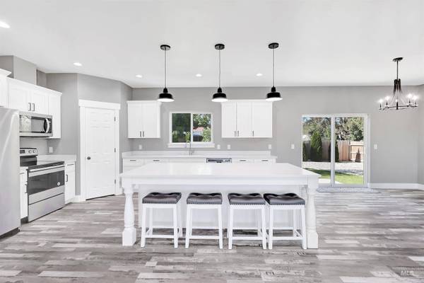 680 E 19th St, Burley, ID 83318