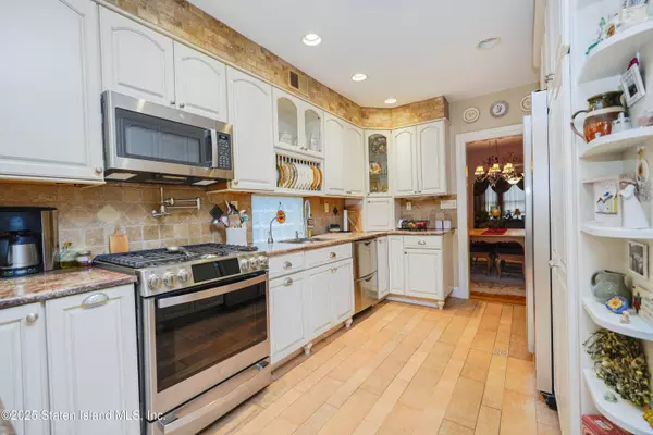 67 Lawrence AVE, Staten Island, NY 10310