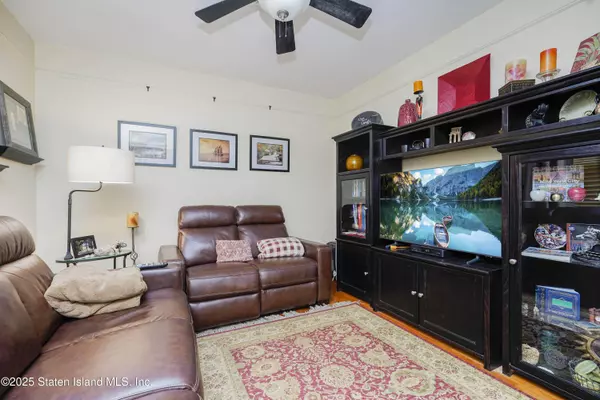 67 Lawrence AVE, Staten Island, NY 10310