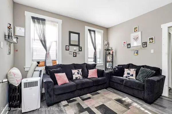 1064 Bond Street, Elizabeth, NJ 07201