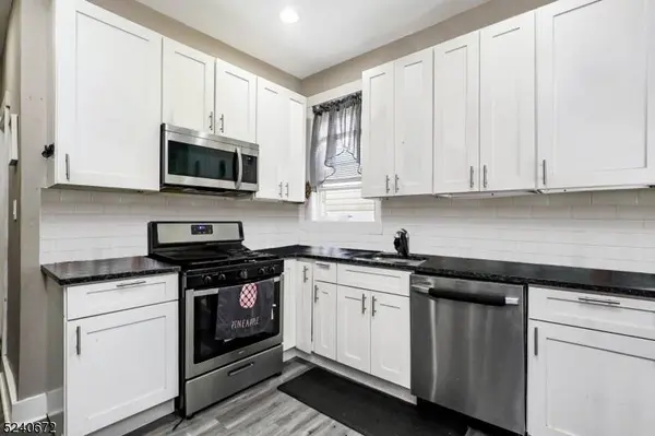 1064 Bond St, Elizabeth City, NJ 07201