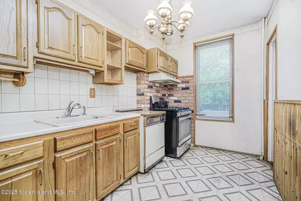 1610 10th Ave AVE, Brooklyn, NY 11215