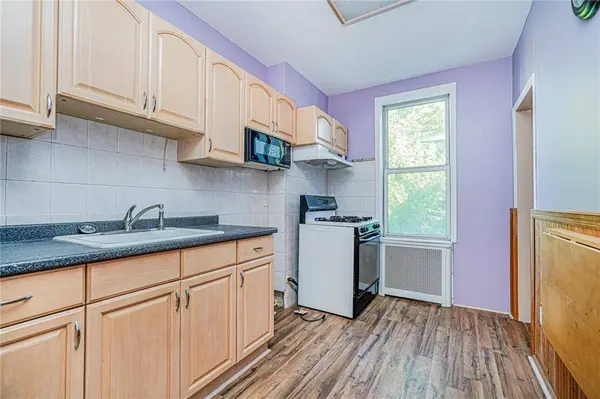 1610 10th AVE, Brooklyn, NY 11215