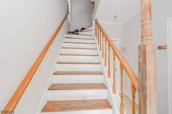 21 Gladstone Ave, Newark City, NJ 07106