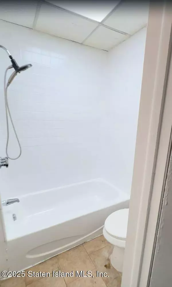 1255 Bay St #1, Staten Island, NY 10305