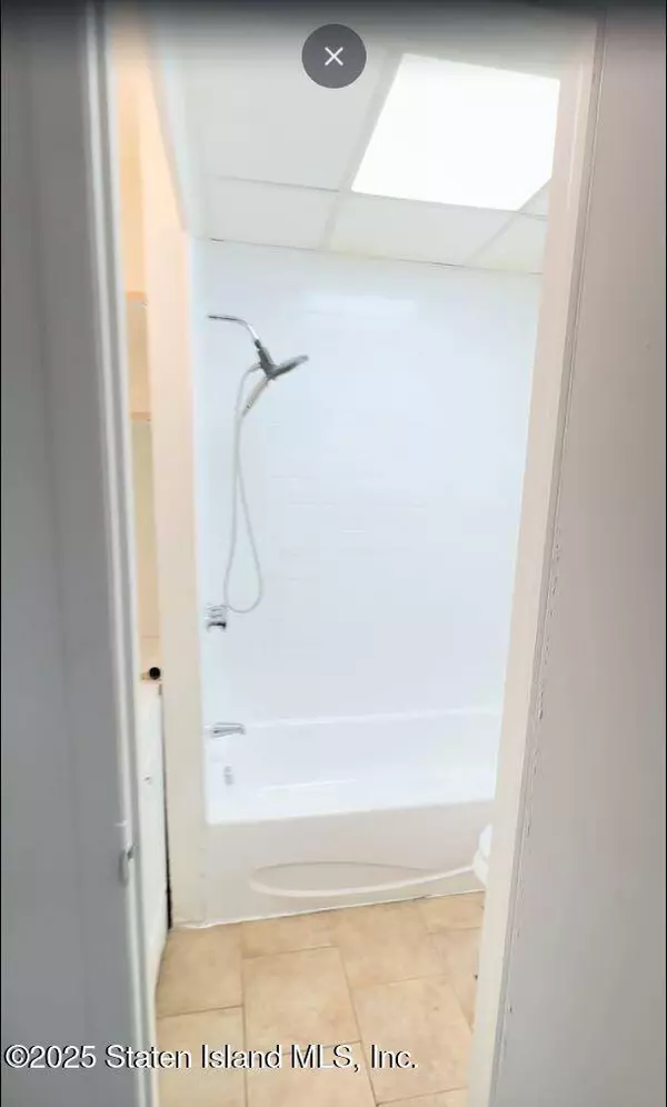 1255 Bay St #1, Staten Island, NY 10305