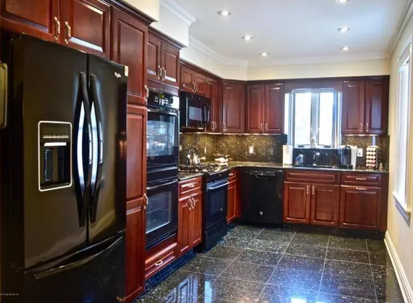 45 College AVE, Staten Island, NY 10314