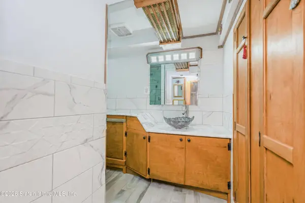 2015 66th ST, Brooklyn, NY 11204