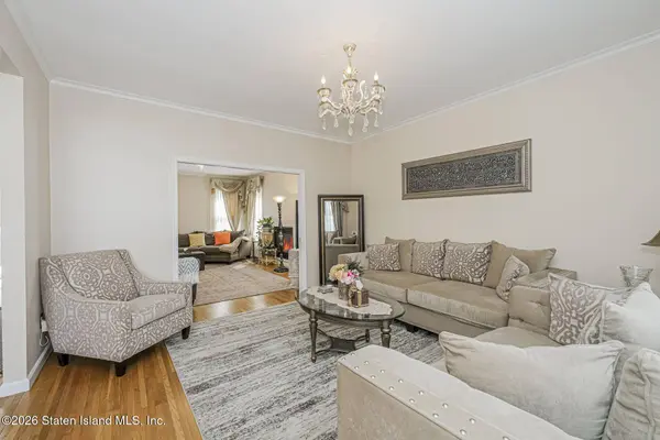 34 Putters CT, Staten Island, NY 10301