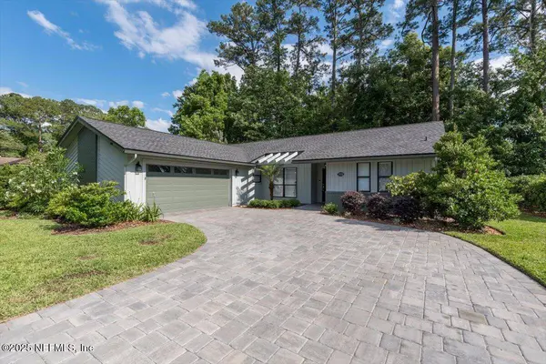 7372 SECRET WOODS DR, Jacksonville, FL 32216