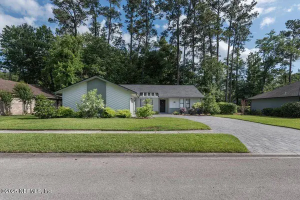 7372 SECRET WOODS DR, Jacksonville, FL 32216