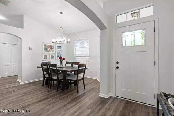 8901 CANOPY OAKS DR, Jacksonville, FL 32256