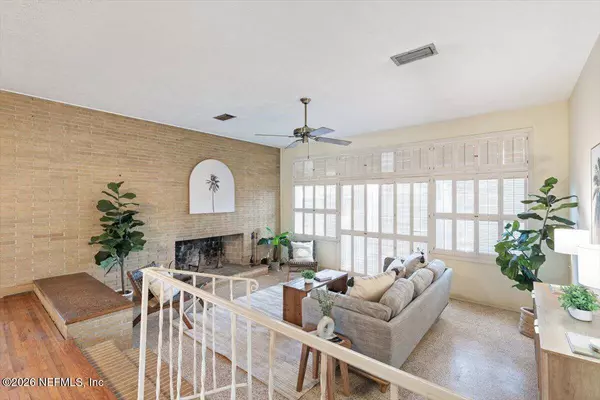 3866 SAN BERNADO DR, Jacksonville, FL 32217