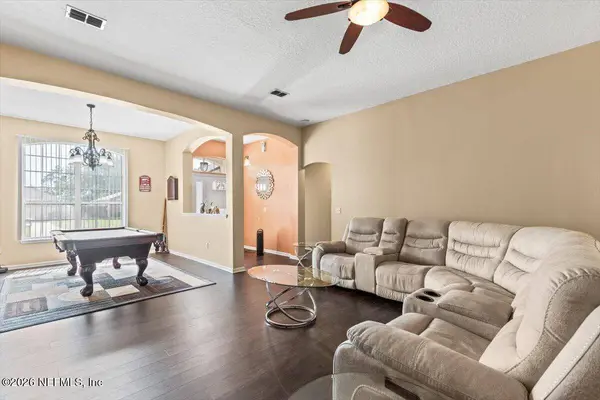 6943 CATFISH LAKE DR, Jacksonville, FL 32222