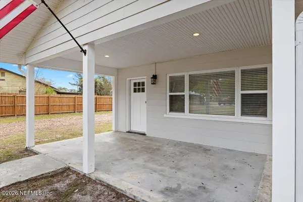 9268 HIPPS RD, Jacksonville, FL 32222