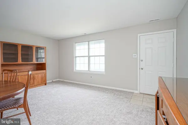 285 KNOLL DR, Blackwood, NJ 08012