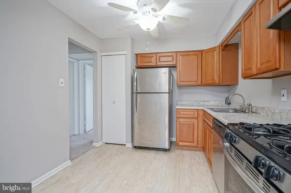 285 KNOLL DR, Blackwood, NJ 08012