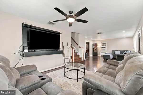109 LECONEY CIR, Palmyra, NJ 08065