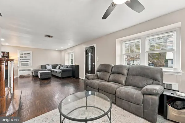 109 LECONEY CIR, Palmyra, NJ 08065