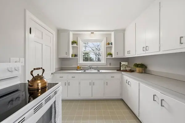 26 Wachusett Drive, Lexington, MA 02421