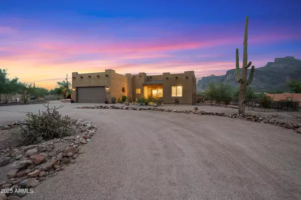 5354 E CACTUS WREN Street S, Apache Junction, AZ 85119