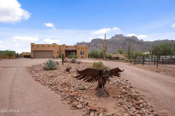 5354 E CACTUS WREN Street S, Apache Junction, AZ 85119