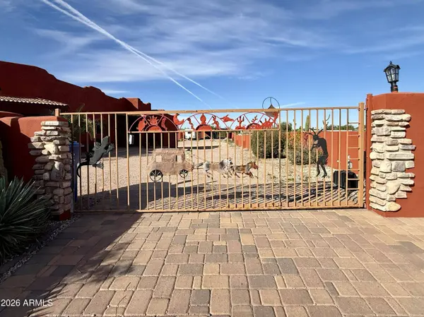 318 S GOLDFIELD Road, Apache Junction, AZ 85119
