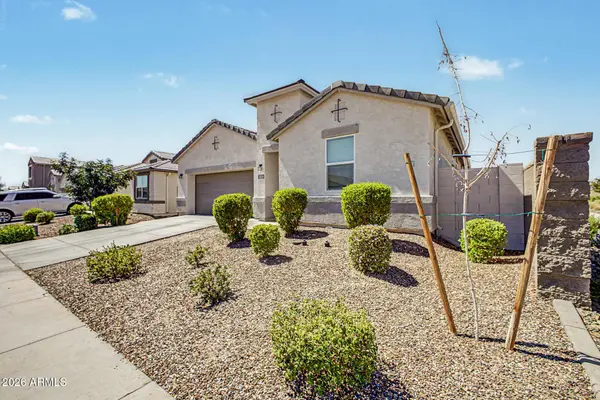 2824 W SEAVER Avenue, Apache Junction, AZ 85120