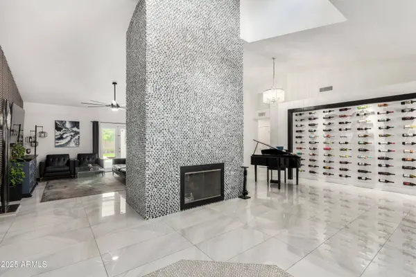 102 S HONEYSUCKLE Lane, Gilbert, AZ 85296