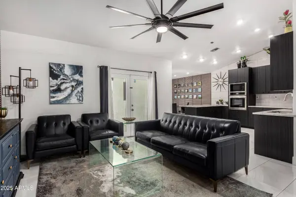 102 S HONEYSUCKLE Lane, Gilbert, AZ 85296