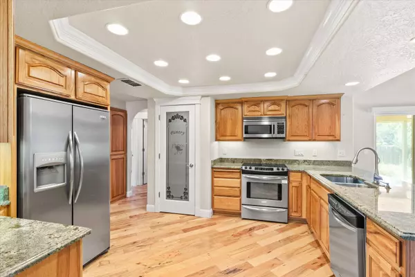 316 Hudson LN, Grants Pass, OR 97526