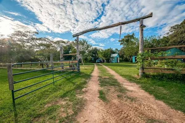 7160 County Road 132, Hallettsville, TX 77964