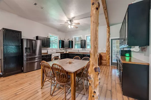 7160 County Road 132, Hallettsville, TX 77964