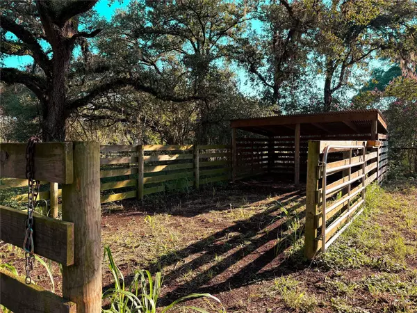 1280 US 90A HWY, Weimar, TX 77475