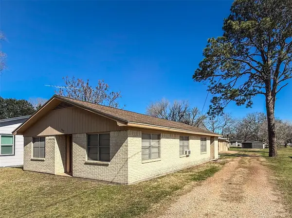 503 S Texana ST, Hallettsville, TX 77964