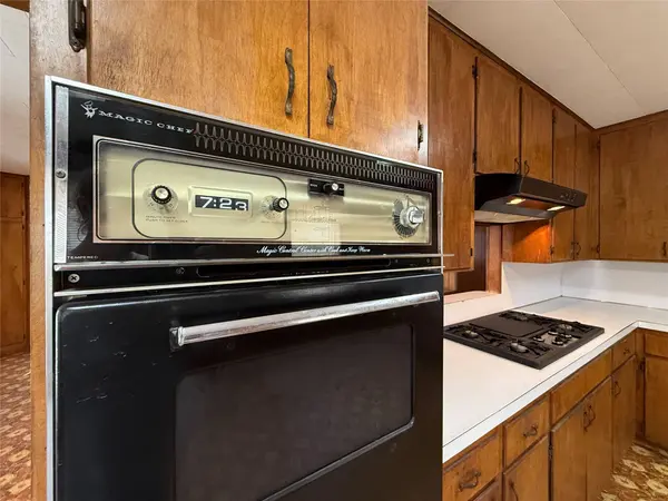 503 S Texana ST, Hallettsville, TX 77964