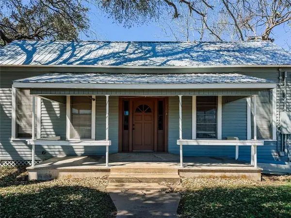 1404 Fannin ST, Columbus, TX 78934