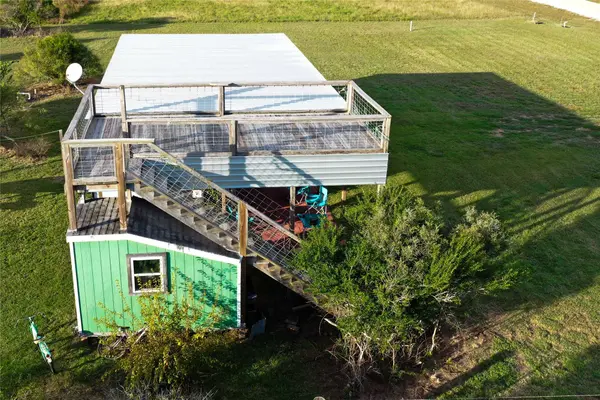 1982 County Road 477, Palacios, TX 77465