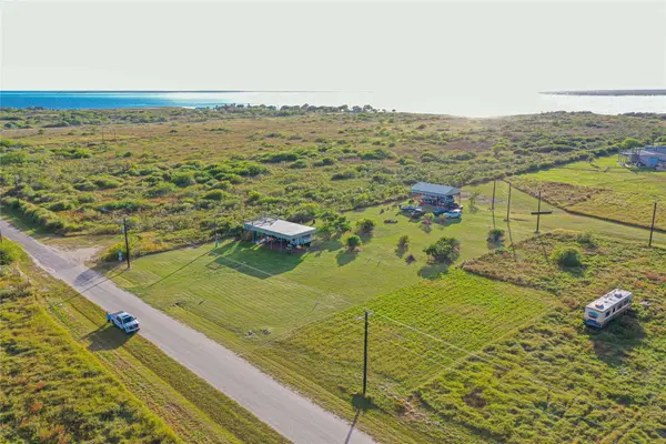 1982 County Road 477, Palacios, TX 77465