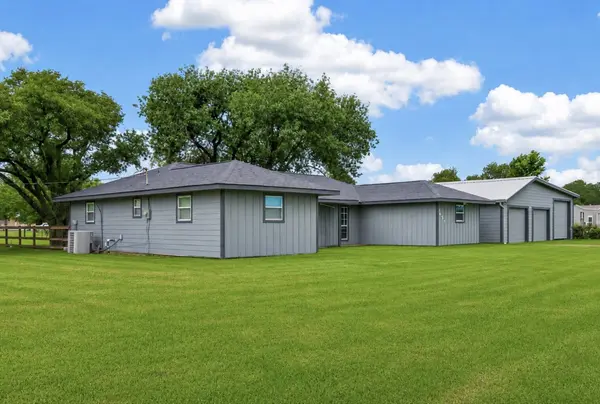1429 County Road 192, Alvin, TX 77511