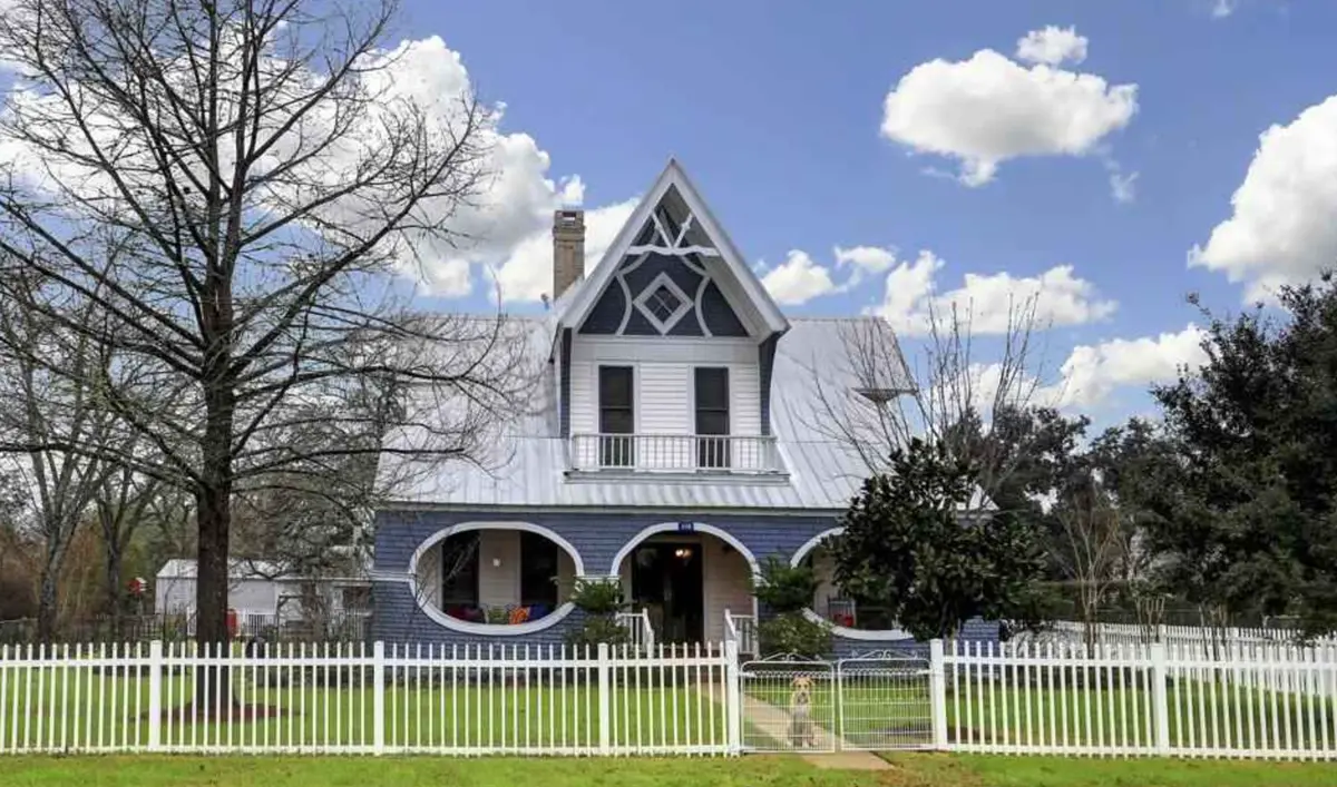 315 Walnut St, New Ulm, TX 78950-2340