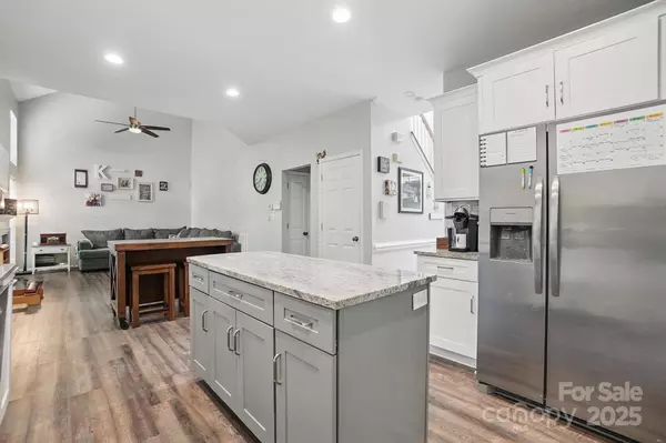 6501 Harburn Forest DR, Charlotte, NC 28269