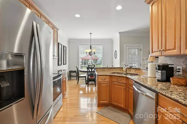 2300 Wednesbury CT, Kannapolis, NC 28083