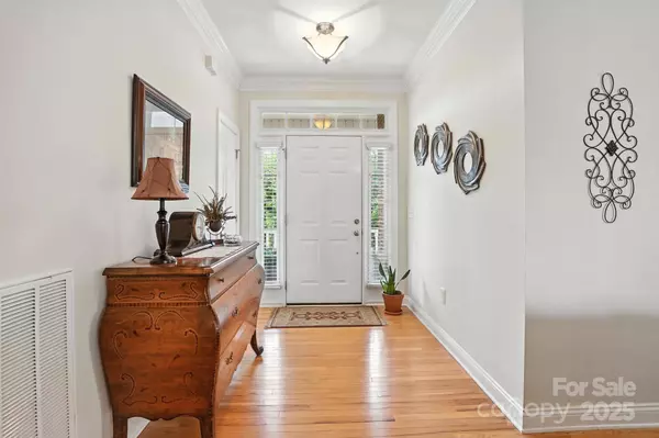 2300 Wednesbury CT, Kannapolis, NC 28083