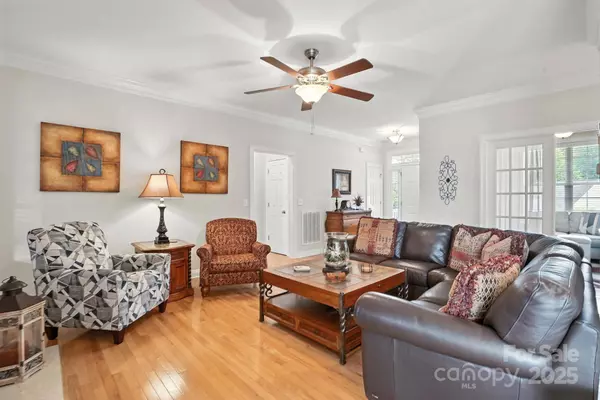 2300 Wednesbury CT, Kannapolis, NC 28083