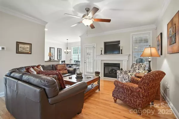 2300 Wednesbury CT, Kannapolis, NC 28083