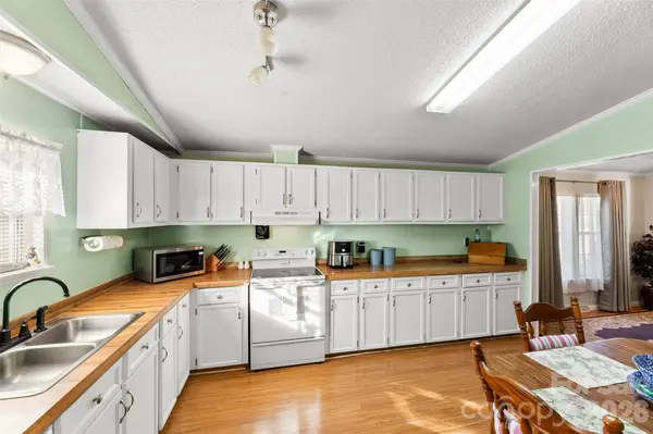 3359 Roundcliff DR, Concord, NC 28025