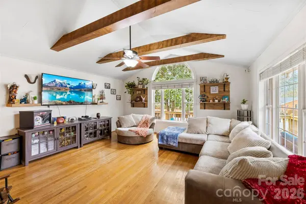 210 Avondale DR, Lexington, NC 27295