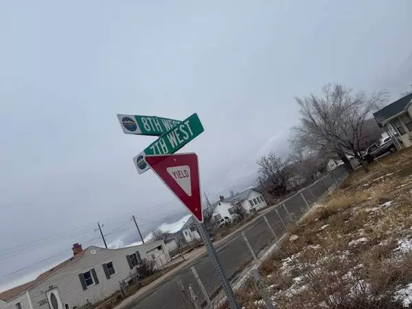 121 8TH W, East Carbon, UT 84520