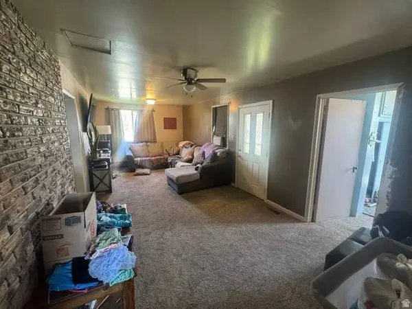 118 SHUMAN ST, East Carbon, UT 84520